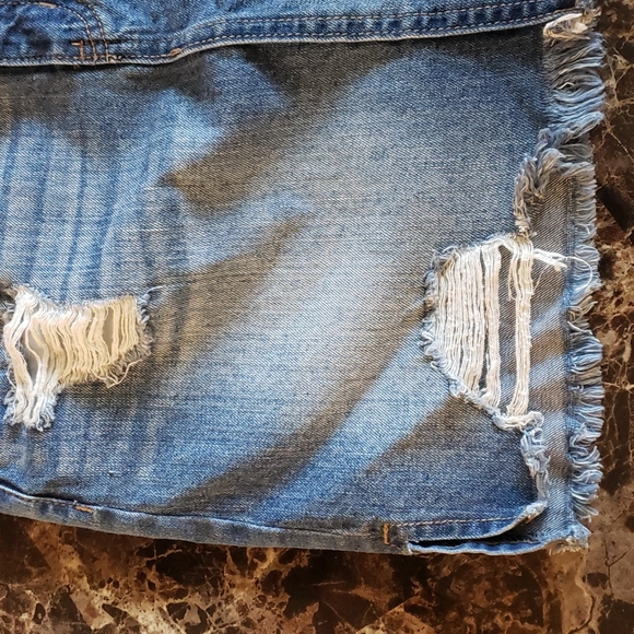 Jeans skirt size 0. - Picture 2 of 10